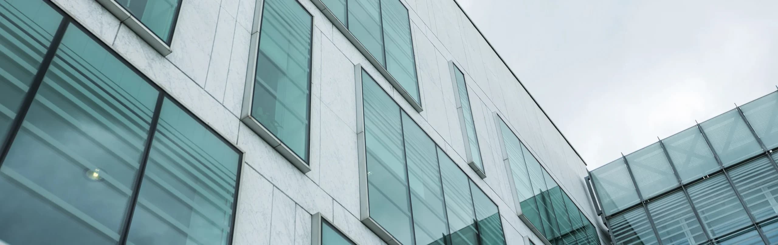 low-angle-view-skyscraper 1